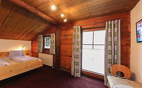 Hochwart Hof Bed & Breakfast